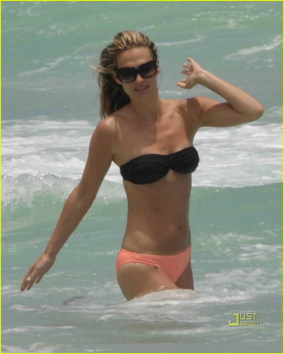 bikini Molly Sims