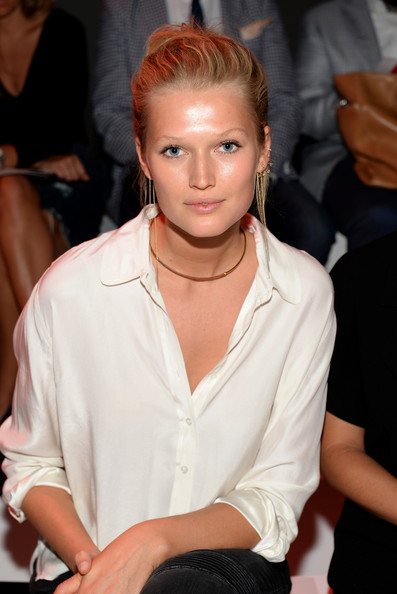 Toni Garrn 2015