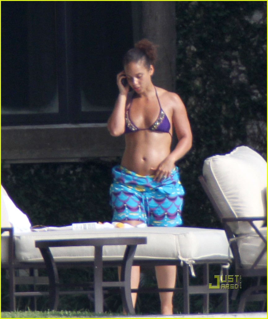 Alicia Keys bikini
