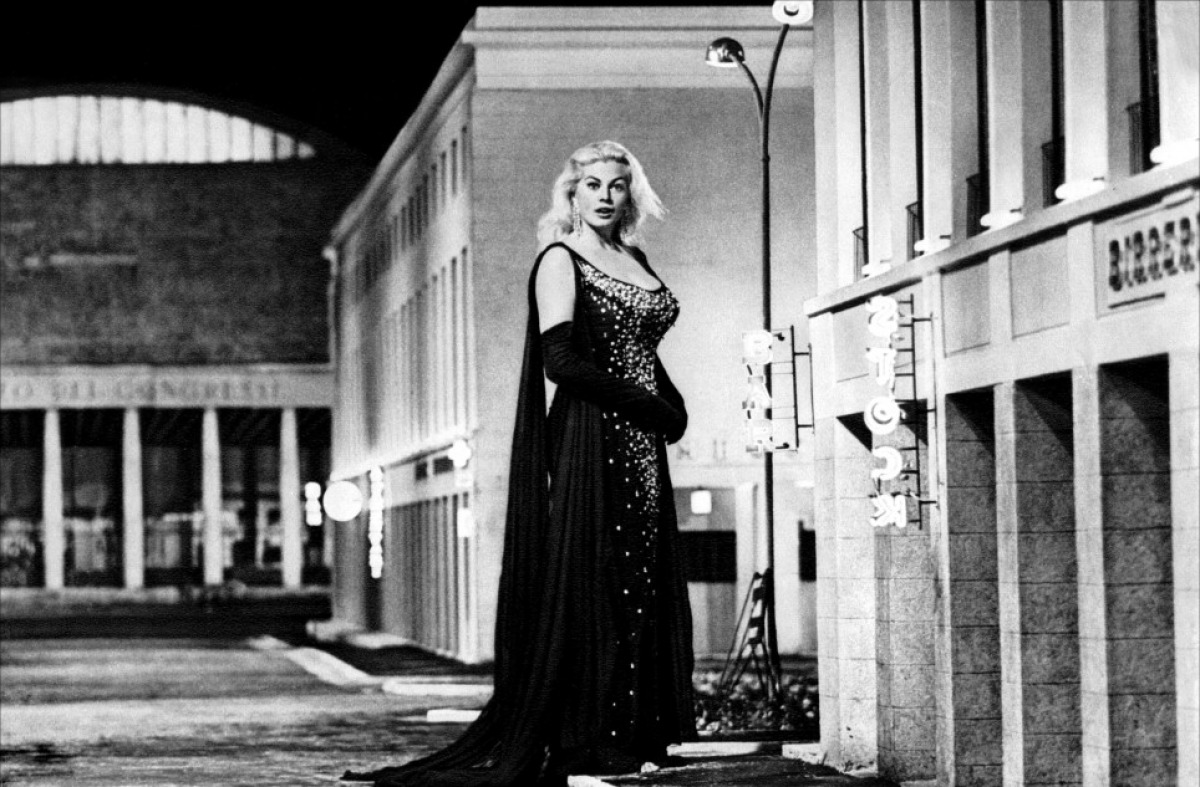 anita ekberg taille