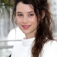 Astrid berges-frisbey sexy
