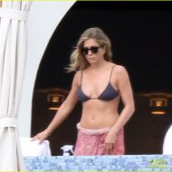 Jennifer Aniston bikini