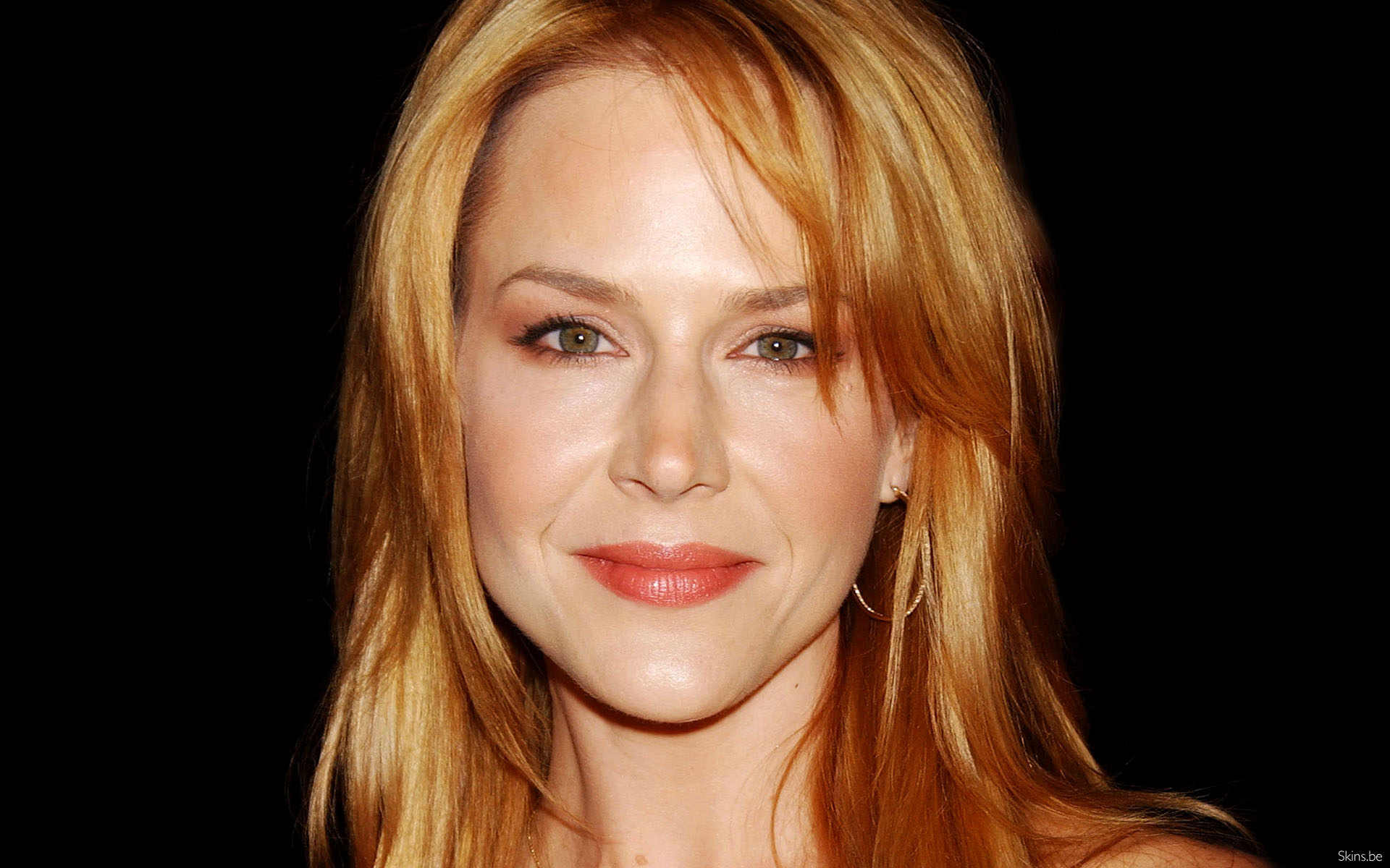 julie benz