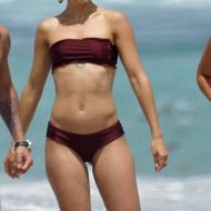 Mena Suvari bikini