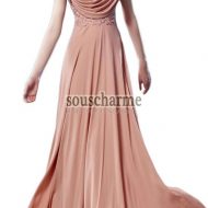 Robe avec profond decollete drape