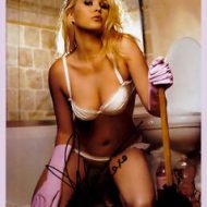 Shanna Moakler lingerie