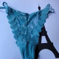 Top sexy avec dentelle et string